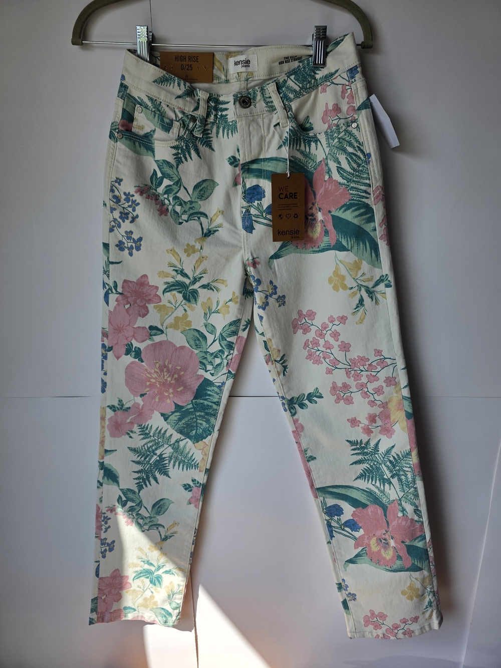 NWT Kensie High-Rise Floral Women's Jeans - Cream with Pink & Green Hawaii 0/25